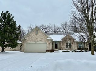 40278 Riverbend Dr, Sterling Heights, MI 48310