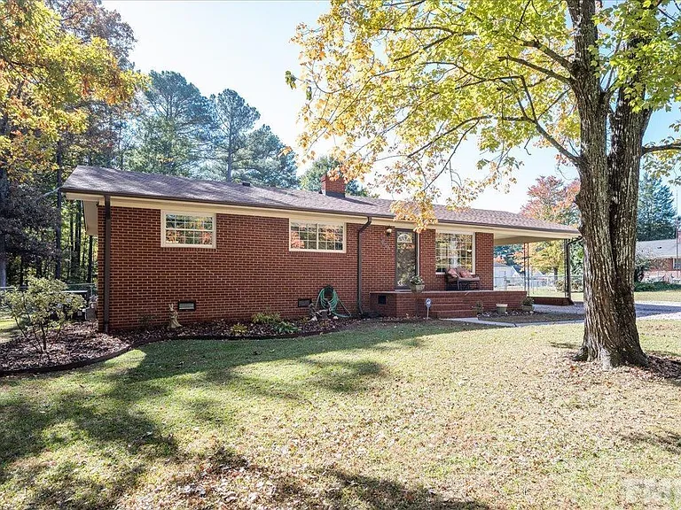 4606 Willa Way — Photo 2