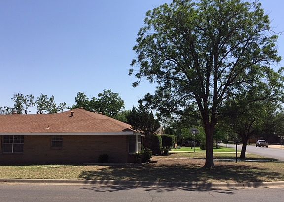 3rd image of 2828 Fannin Ave