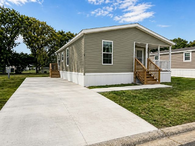 1st image of 3323 NE 14th St #D16