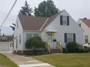 11812 Crofton Rd, Garfield Heights, OH 44125