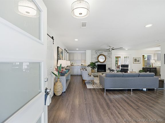 4th image of 5815 E 46th Pl