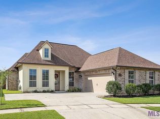 1300 Meadow Grove Ave, Zachary, LA 70791