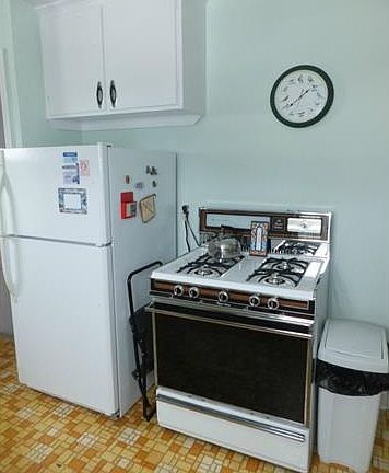 4th image of 8816 Ansonia Ave