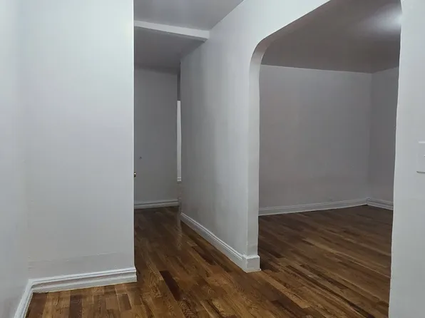 751 Walton Avenue image 3 of 12