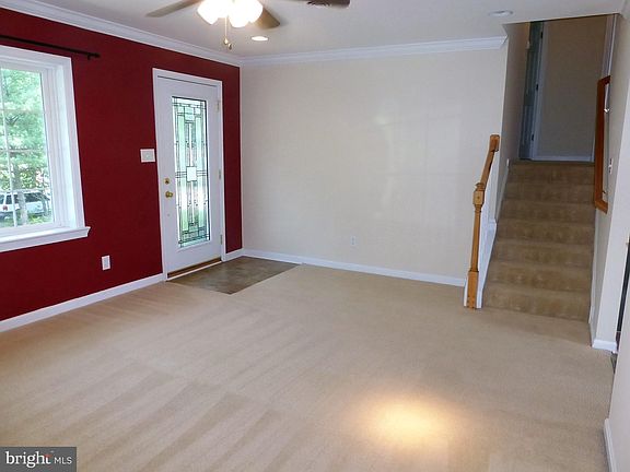 4th image of 430 Deerwood Dr