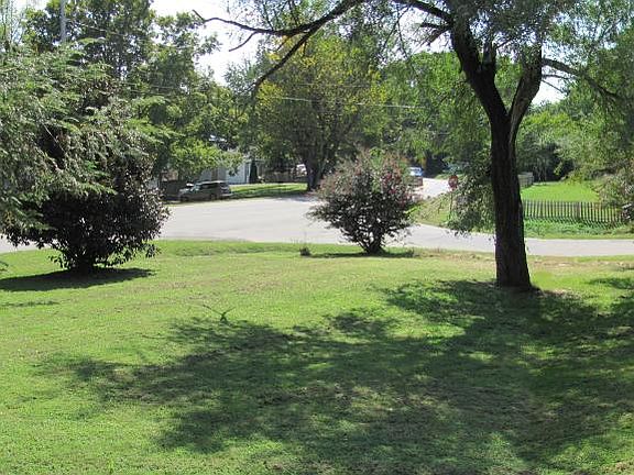 Front yard (corner lot)