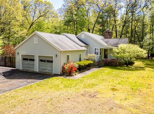 136 Stratton Brook Rd, Simsbury, CT 06070