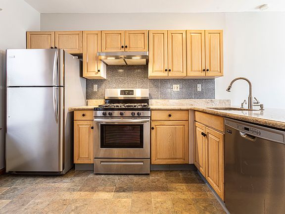 4th image of 79 Atwater St