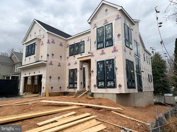 1110 Hillcrest Dr SW, Vienna, VA 22180