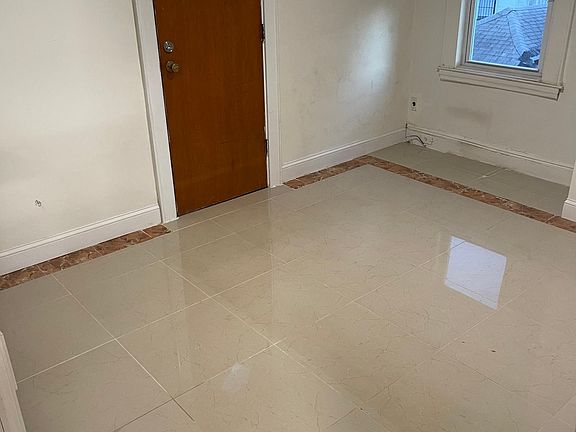 4th image of 9251 222nd St #2