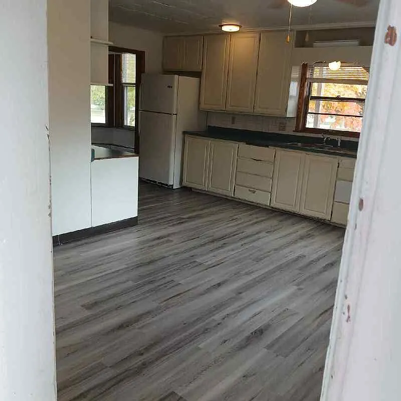 3 bed, 1.0 bath, $899 — Photo 3