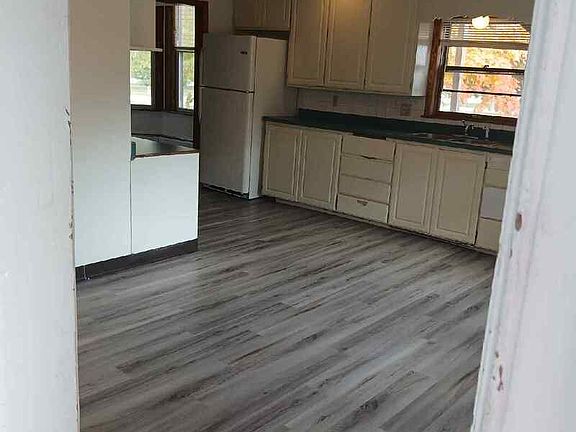 3rd image of 210 E Main St #1