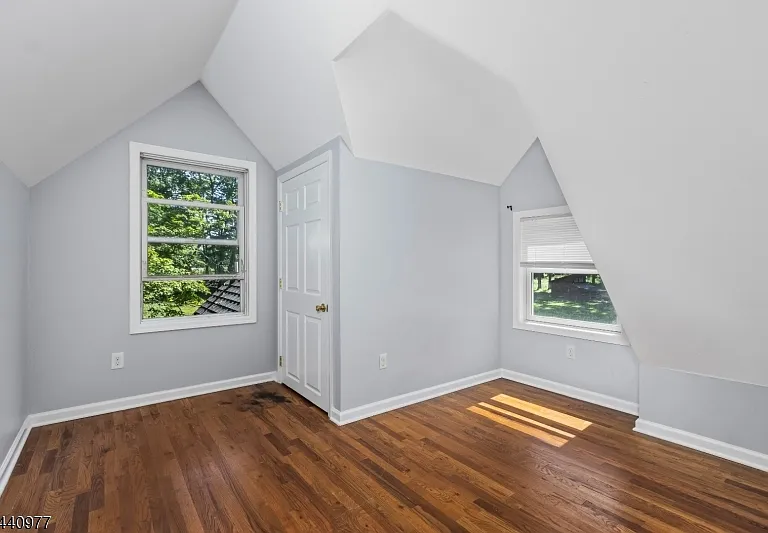 4 Gordon Ln — Photo 17