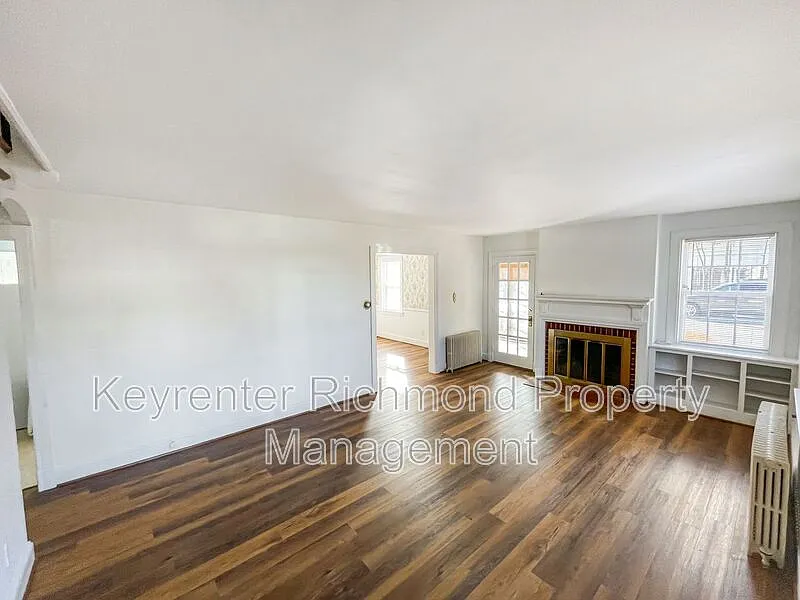 3 bed, 2.0 bath, 1475 sqft, $2,300 — Photo 2