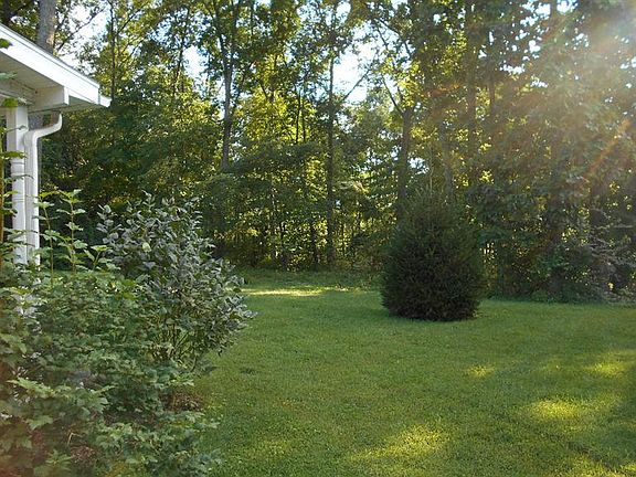 3rd image of 147 Greystone Dr