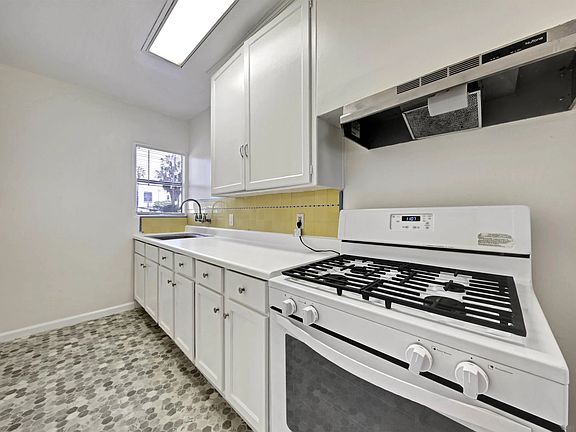 5th image of 1518 Rosecrans St