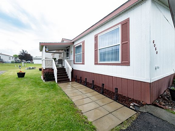 3rd image of 6080 Le Beau Dr