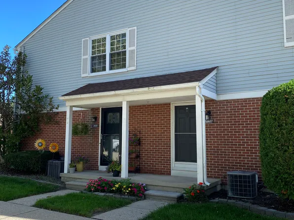 24607 N Meadow Dr, Harrison Township, MI 48045