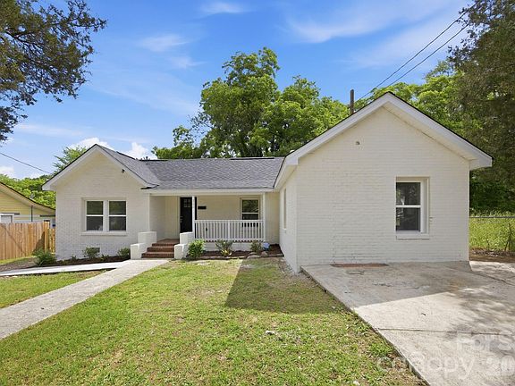 3rd image of 304 Ashford St
