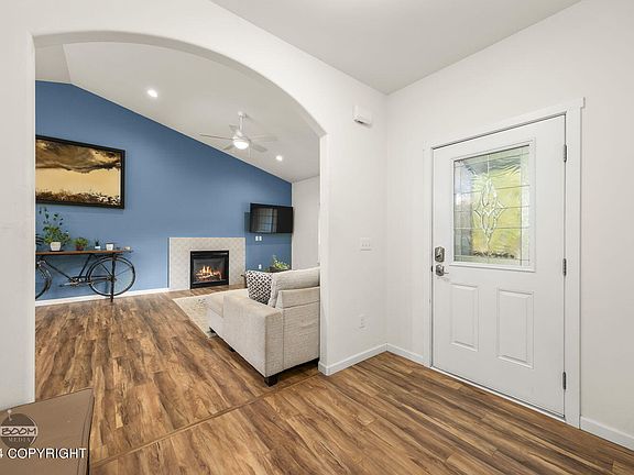 5th image of 16607 Eleonora St