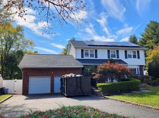 15 Sweetwood Ct, Parsippany-Troy Hills Twp., NJ 07054