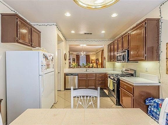 5th image of 45628 Coventry Ct