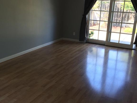 4th image of 7694 Canterbury Ln