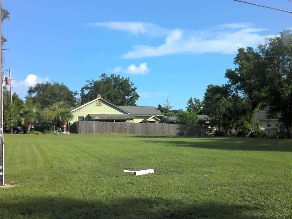 2nd image of 900 N 18th Ave