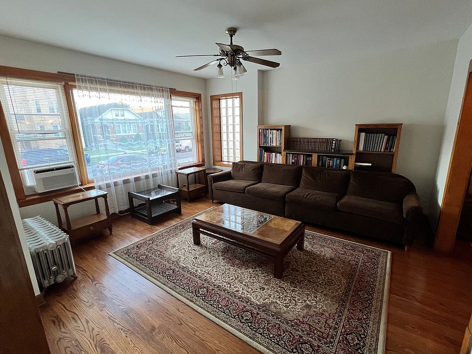 1st image of 5235 W Melrose St #1