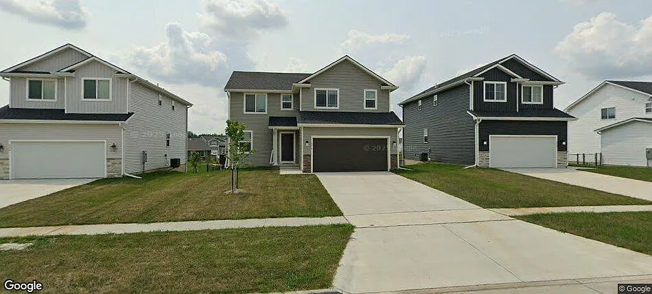 572 SE Dapple Dr