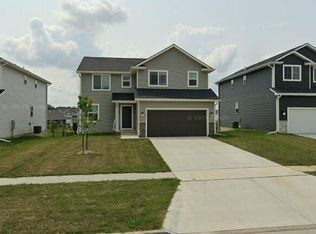 572 SE Dapple Dr, West Des Moines, IA 50265