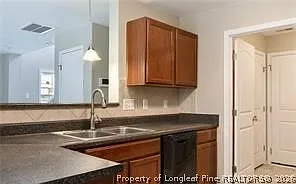 377 Roanoke Dr — Photo 8