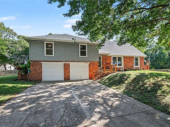 3rd image of 5755 Richards Cir