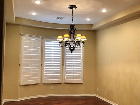2nd image of 489 Via Stretto Ave