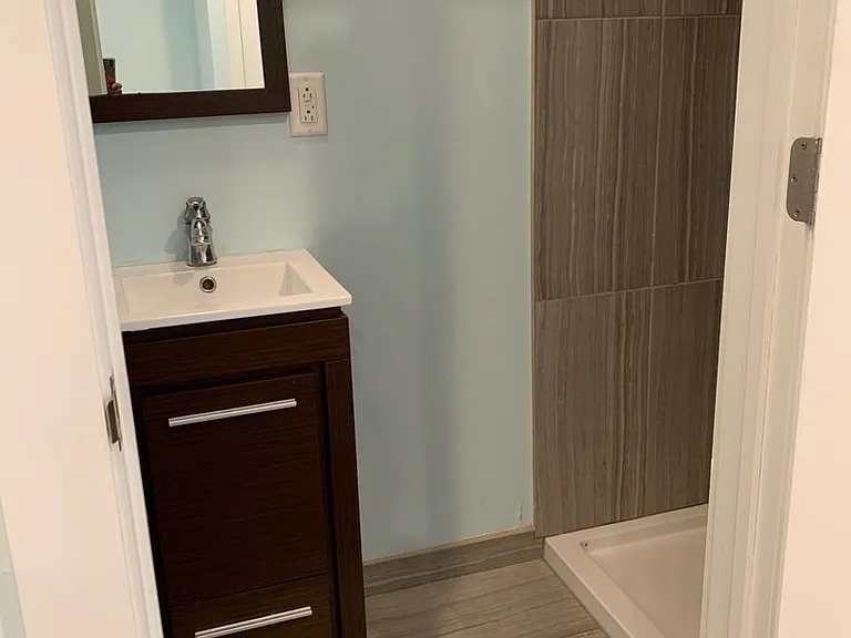 1411 W Thompson St — Photo 22