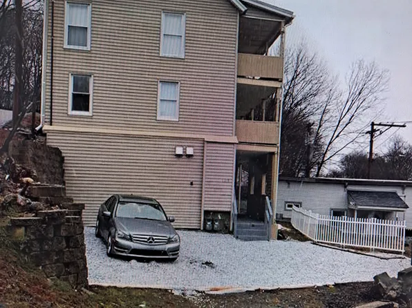 105 Camptown Avenue, Derby, CT 06418