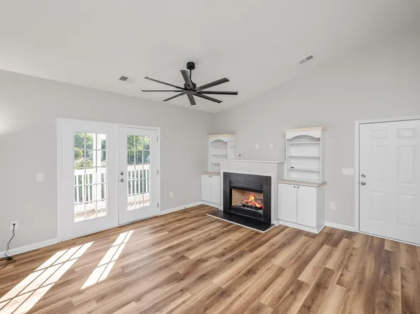 632 McKenna Cir, Greenville, SC 29615