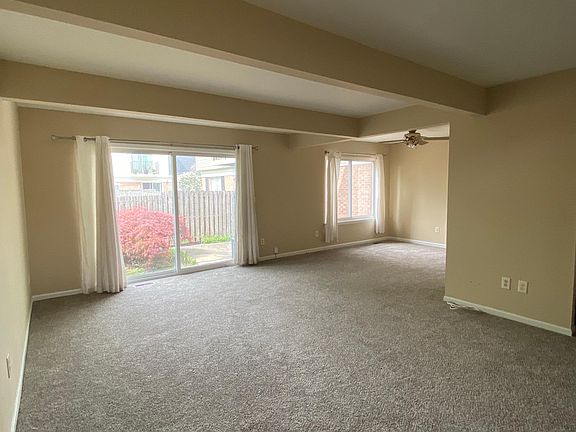 3rd image of 37283 Charter Oaks Blvd