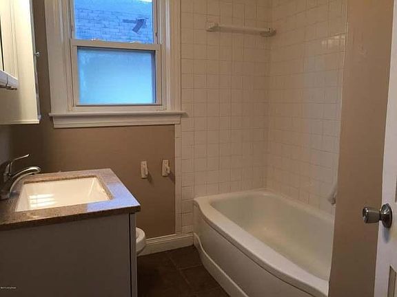 4th image of 4008 Beaver St