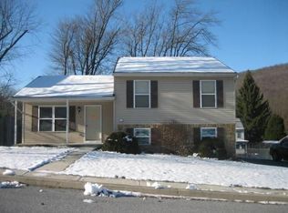 4 Liberty Dr, Mount Holly Springs, PA