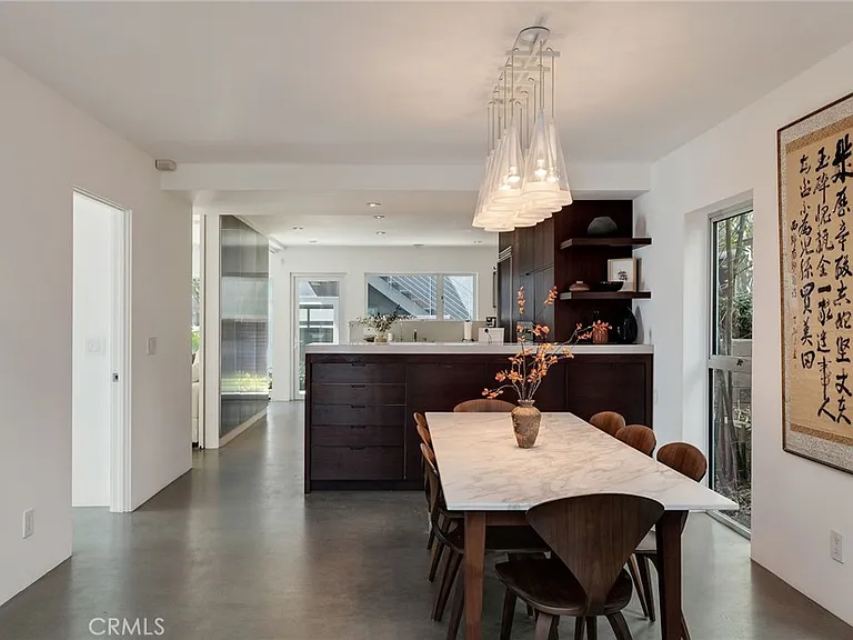 27 Driftwood St — Photo 9