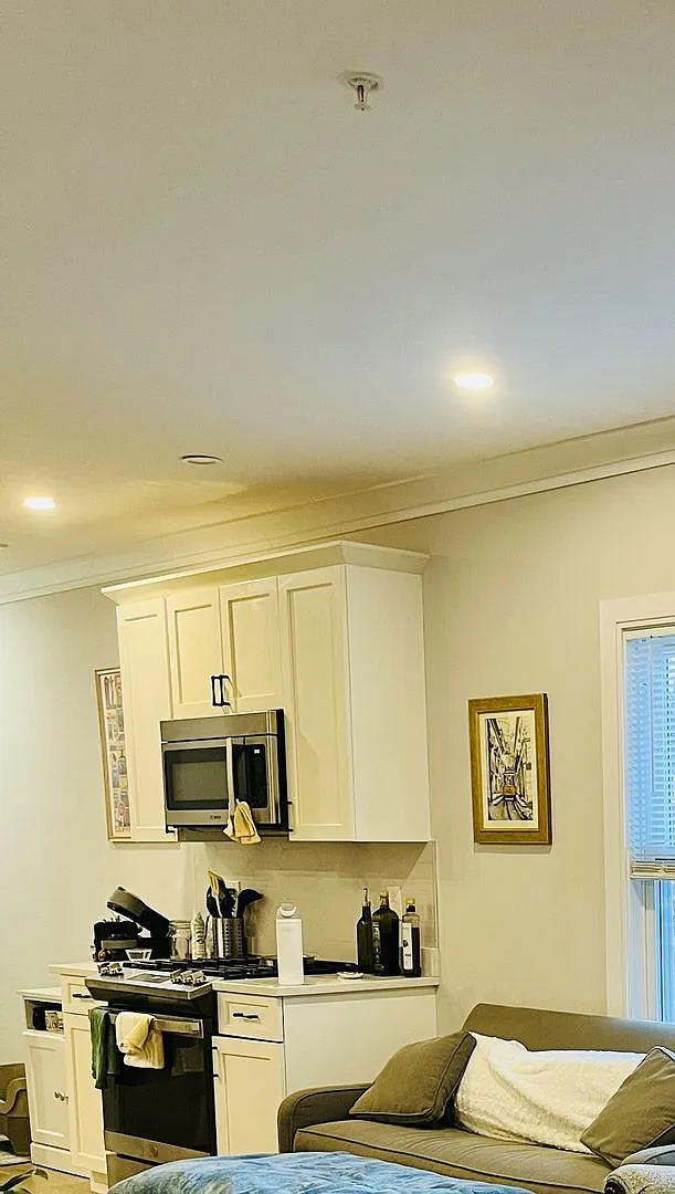 Spacious 4 Bed / 2 Bath | In-Unit Laundry | Central Air | Allston | 9/1 — Photo 4