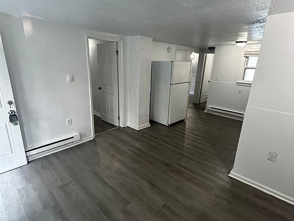 4th image of 11226 Hall Ave #A