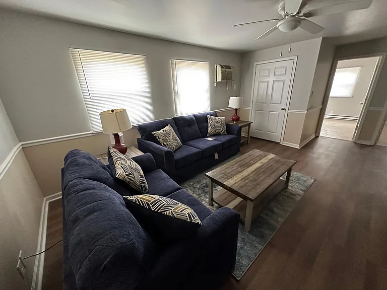 564 N Indiana Ave #1-2-8 — Photo 5