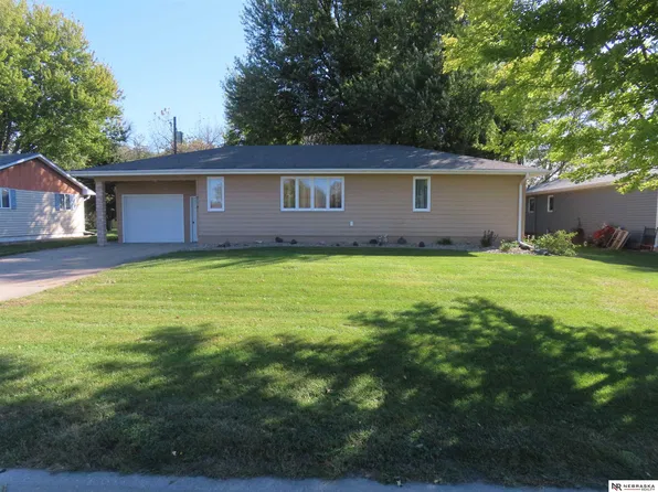 304 S 1st St, Cedar Bluffs, NE 68015