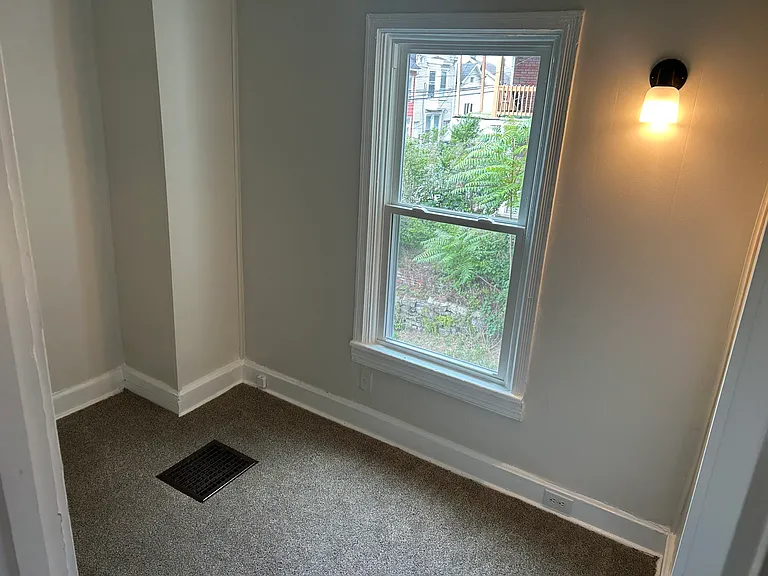 211 N 2nd St — Photo 7