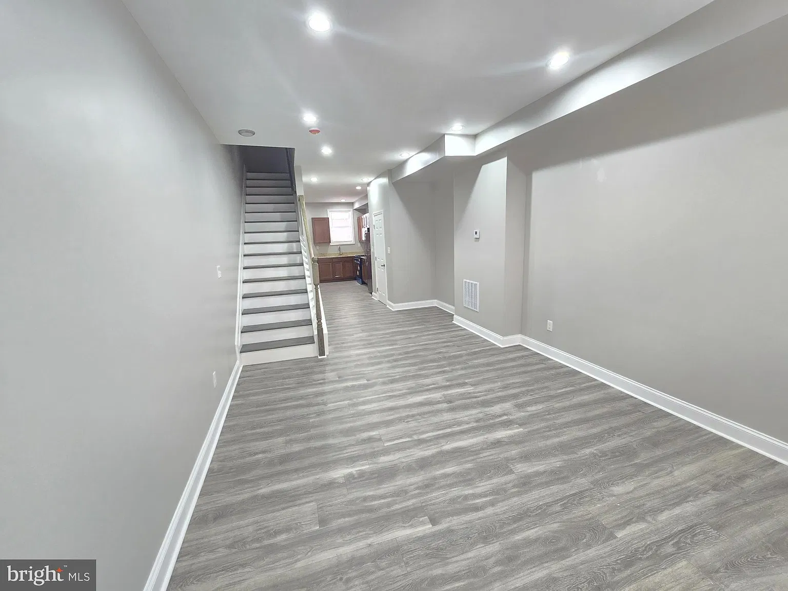 3 bed, 3.5 bath, 1232 sqft, $1,950 — Photo 3