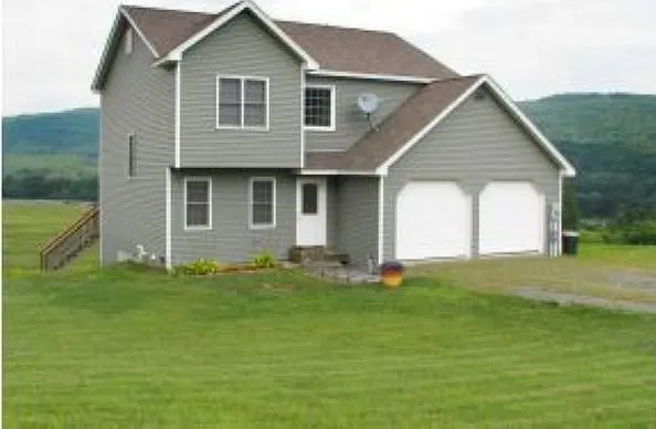 3 bed, 1600 sqft, $2,700 — Photo 1