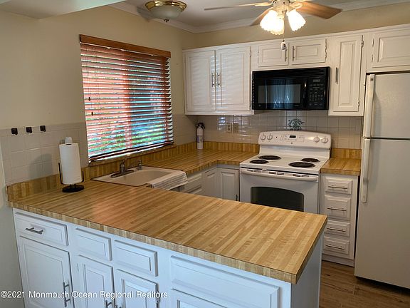 4th image of 685B Friar Ct